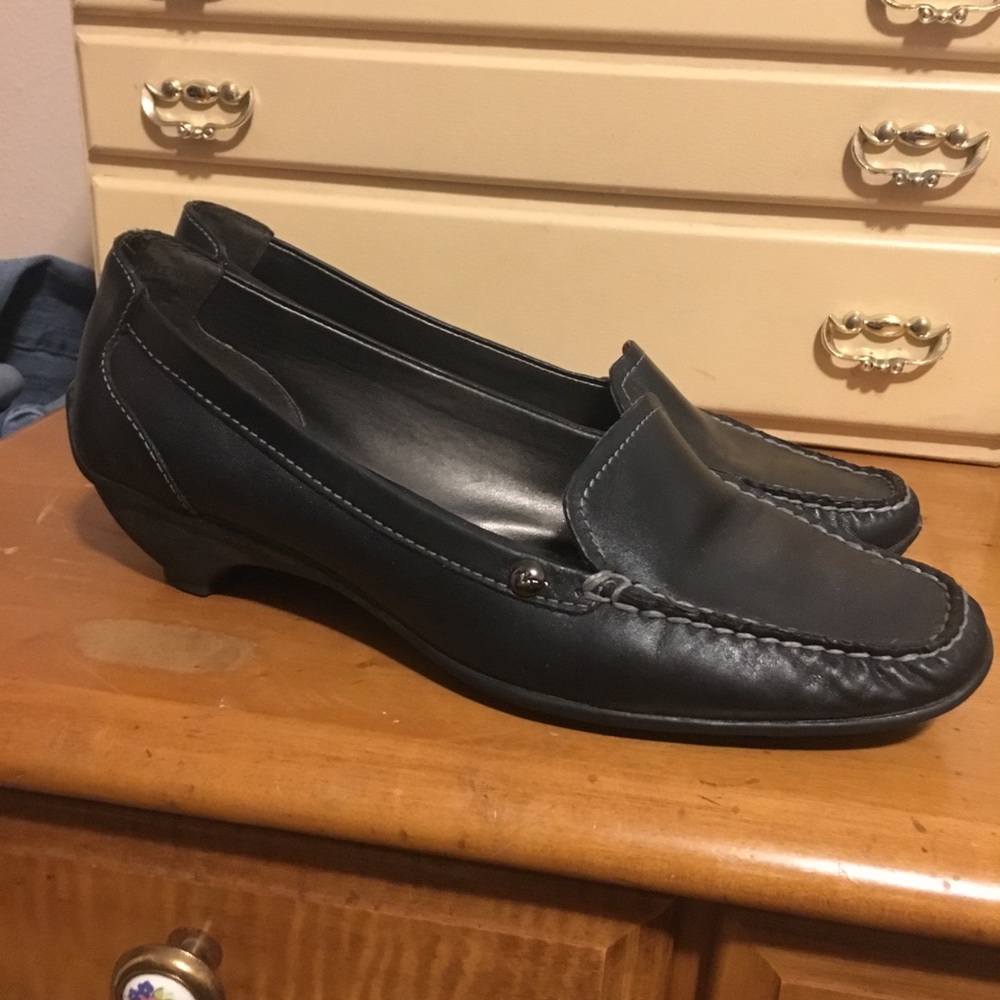 Anne Klein loafer kitten heels